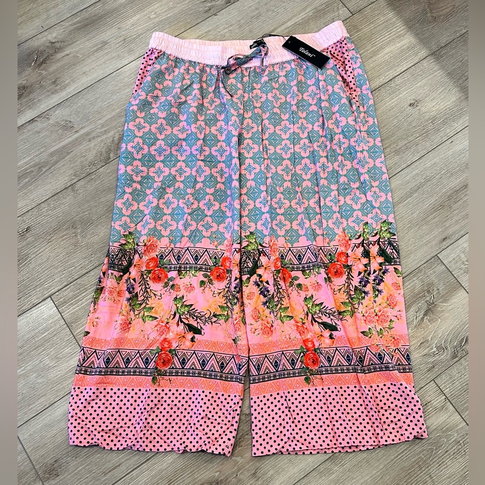Tolani Collection Women’s - Printed Woven
Palazzo Pants - pink Multi - Large New